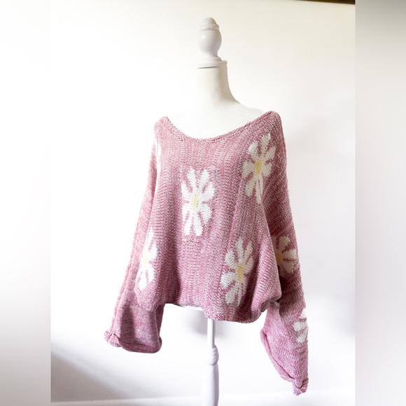 SOLD Storia Ditsy Daisy Sweater - Picture 5 of 10